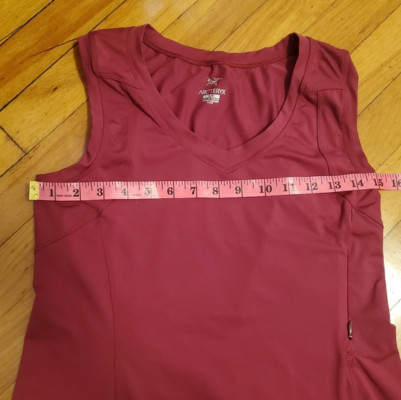 Arc'teryx Solterra v neck sleeveless dress. Pink, red. Size S. Stretchy. Soft. - Picture 7 of 9
